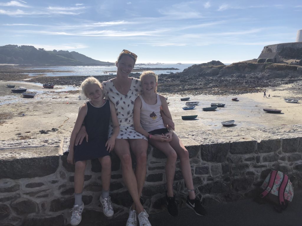 Wachten op de bus naar Saint Peter Port