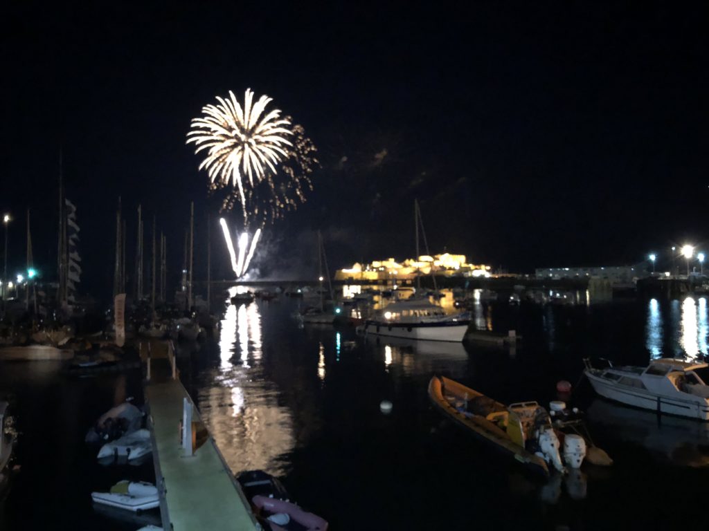 Afscheidsvuurwerk in Guernsey